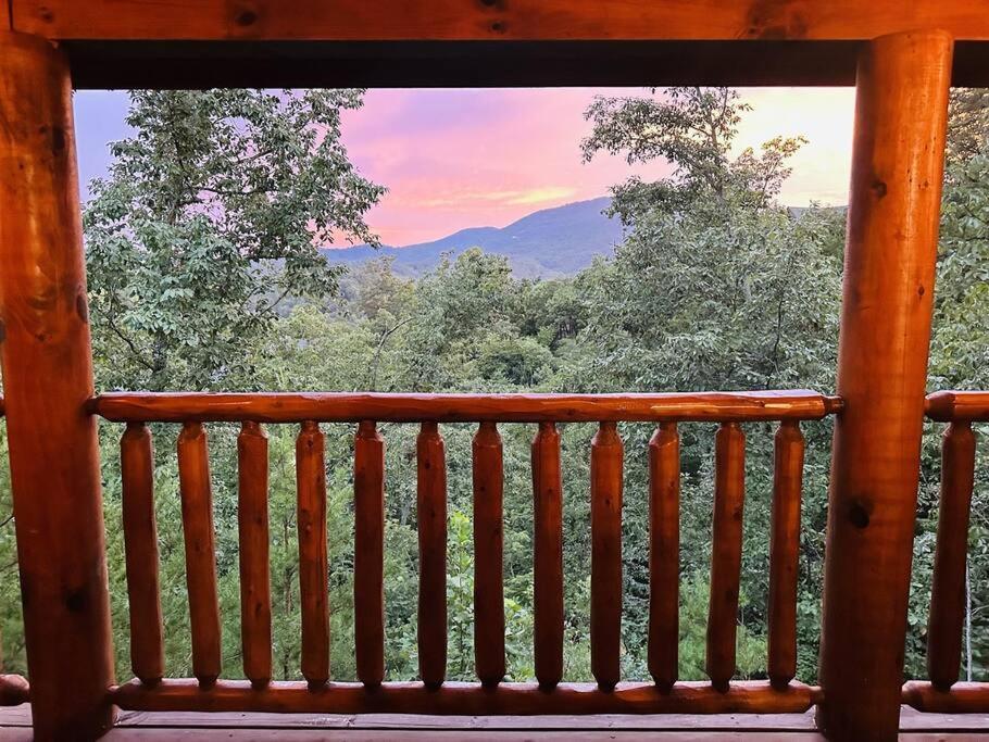 Cabin-N-Smokys! Indoor Resort Pool Views Hot Tub Game Room Sevierville Esterno foto