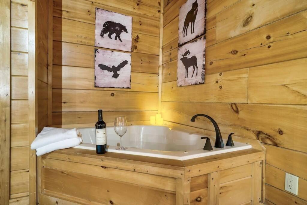 Cabin-N-Smokys! Indoor Resort Pool Views Hot Tub Game Room Sevierville Esterno foto