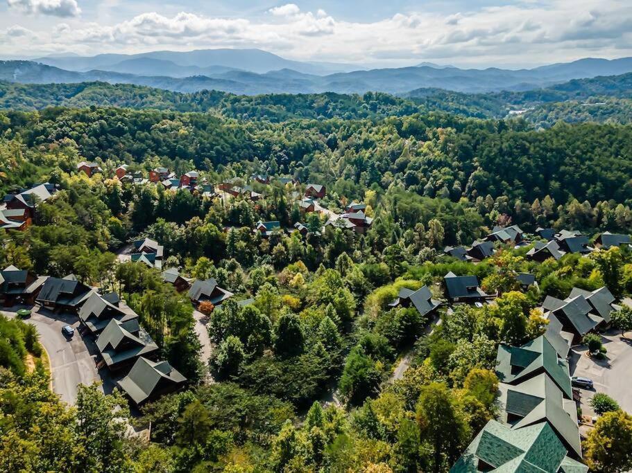 Cabin-N-Smokys! Indoor Resort Pool Views Hot Tub Game Room Sevierville Esterno foto