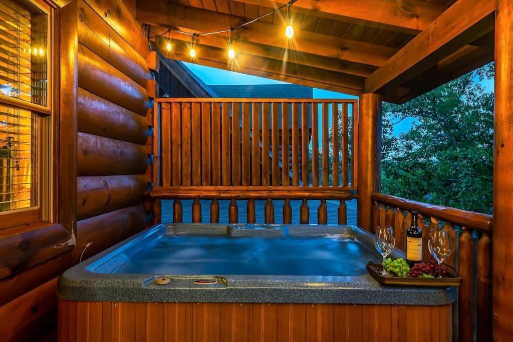 Cabin-N-Smokys! Indoor Resort Pool Views Hot Tub Game Room Sevierville Esterno foto