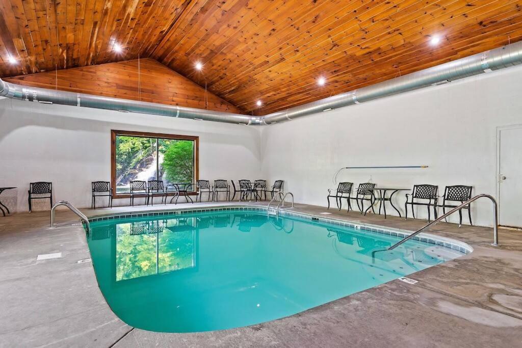 Cabin-N-Smokys! Indoor Resort Pool Views Hot Tub Game Room Sevierville Esterno foto