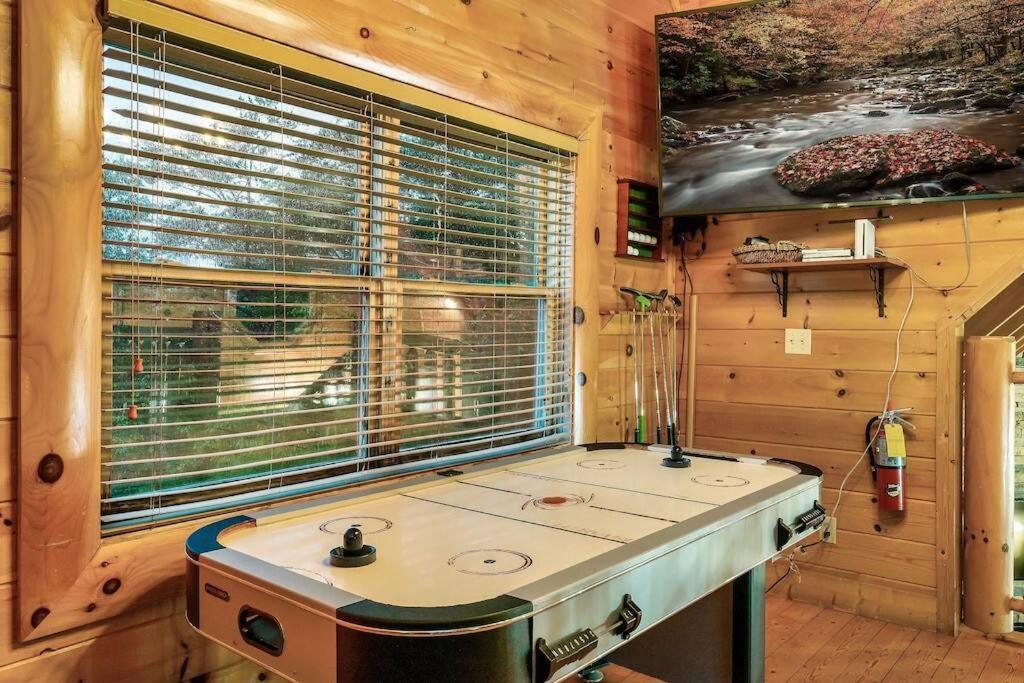 Cabin-N-Smokys! Indoor Resort Pool Views Hot Tub Game Room Sevierville Esterno foto